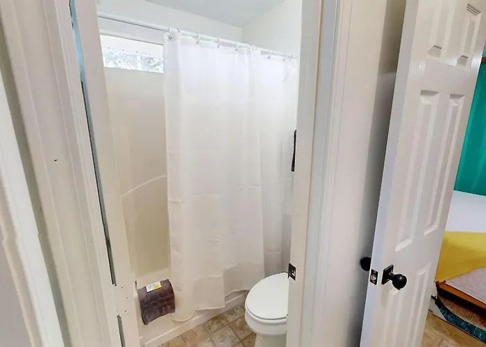 Holiday home Charming Beachside With Private Patio & Dog-friendly Policy Near Surfside Shores, Gulf Shores, Al Gulf Shores