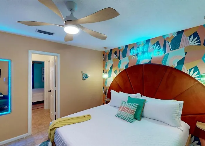 Charming Beachside With Private Patio & Dog-friendly Policy Near Surfside Shores, Gulf Shores, Al *