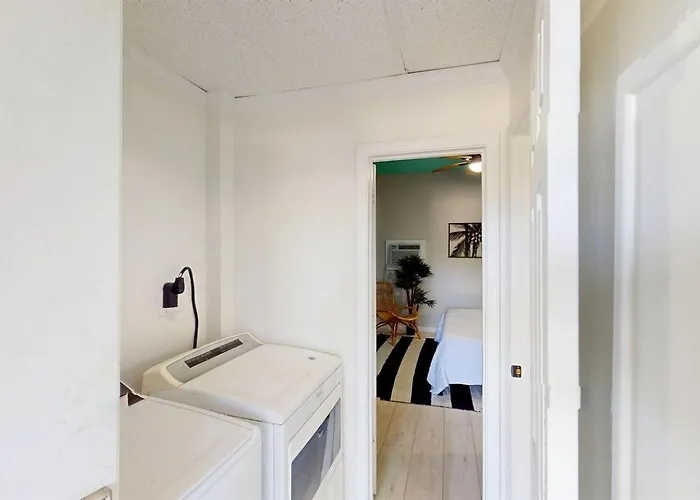 Charming Beachside With Private Patio & Dog-friendly Policy Near Surfside Shores, Gulf Shores, Al Gulf Shores