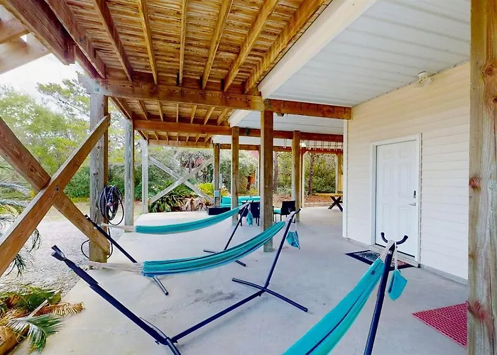 Charming Beachside With Private Patio & Dog-friendly Policy Near Surfside Shores, Gulf Shores, Al