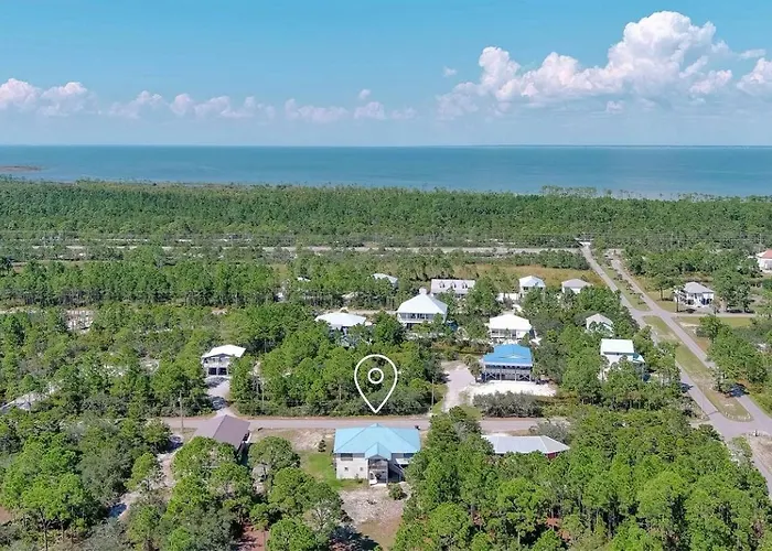 Holiday home Charming Beachside With Private Patio & Dog-friendly Policy Near Surfside Shores, Gulf Shores, Al *